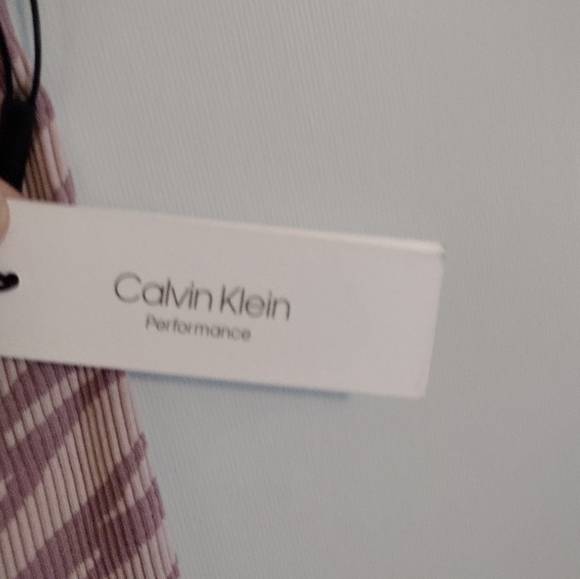 NWT Calvin Klein Performance Sports Bra Size XS Color Pink Zebra Stripes - Picture 3 of 6